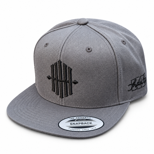 SNAPBACK LOGO CAP