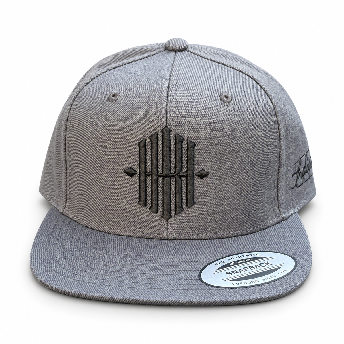 SNAPBACK LOGO CAP