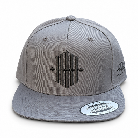 SNAPBACK LOGO CAP