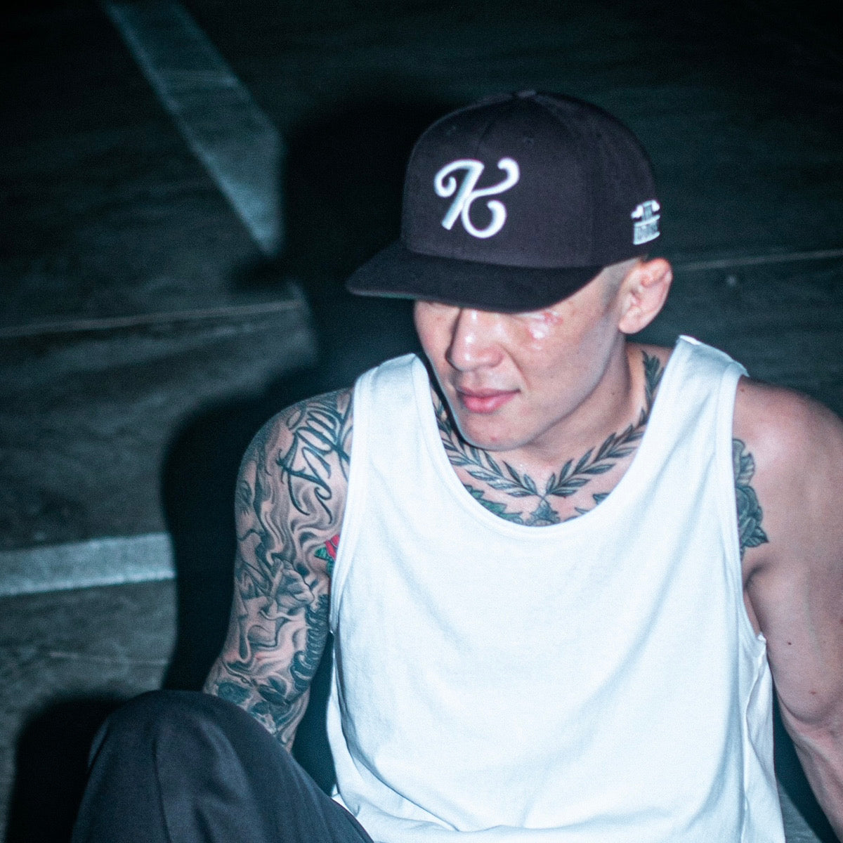 ＜RESTOCK＞KHI SNAPBACK LOGO CAP